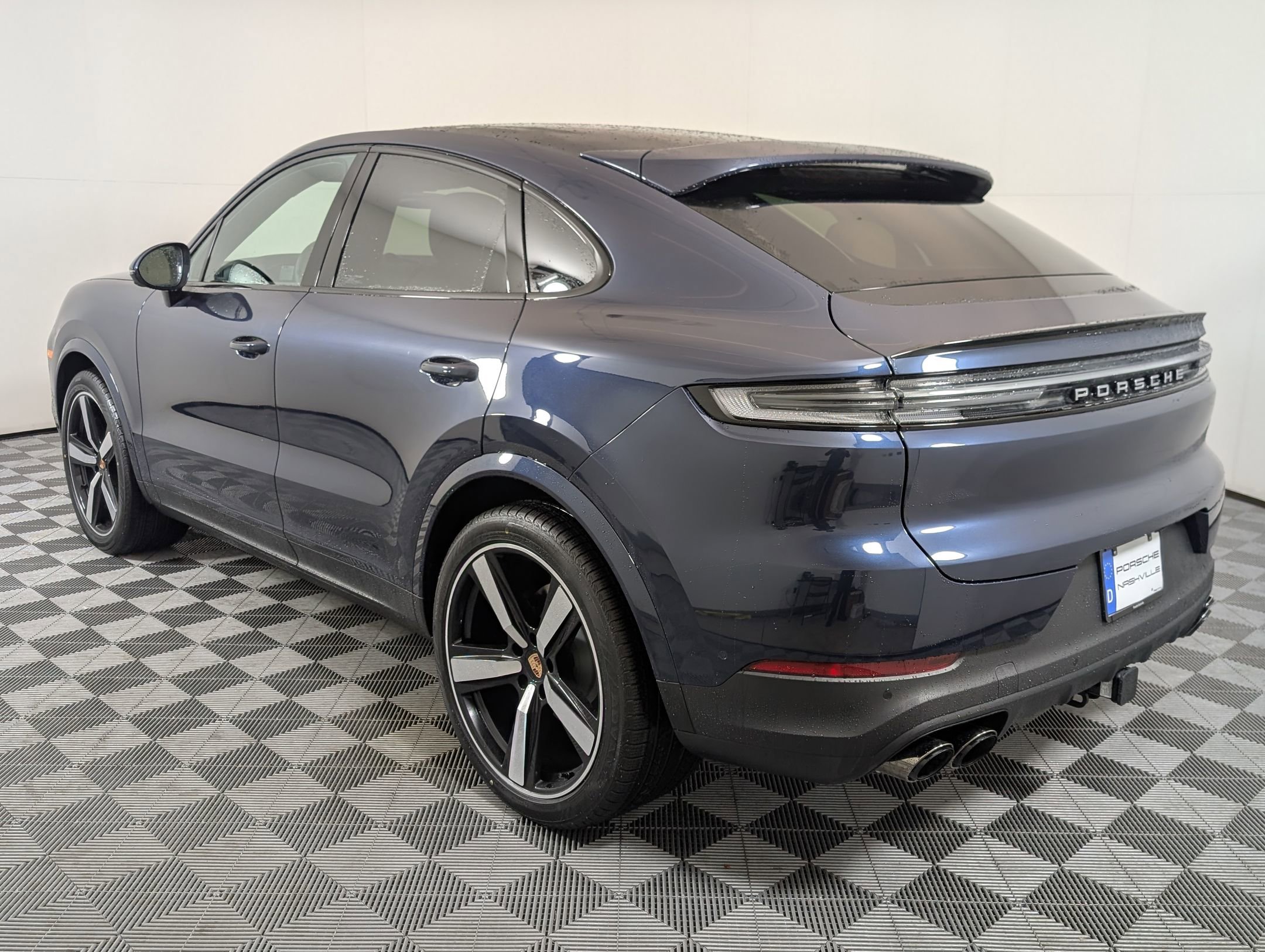 Used 2026 Porsche Cayenne Coupe image 3