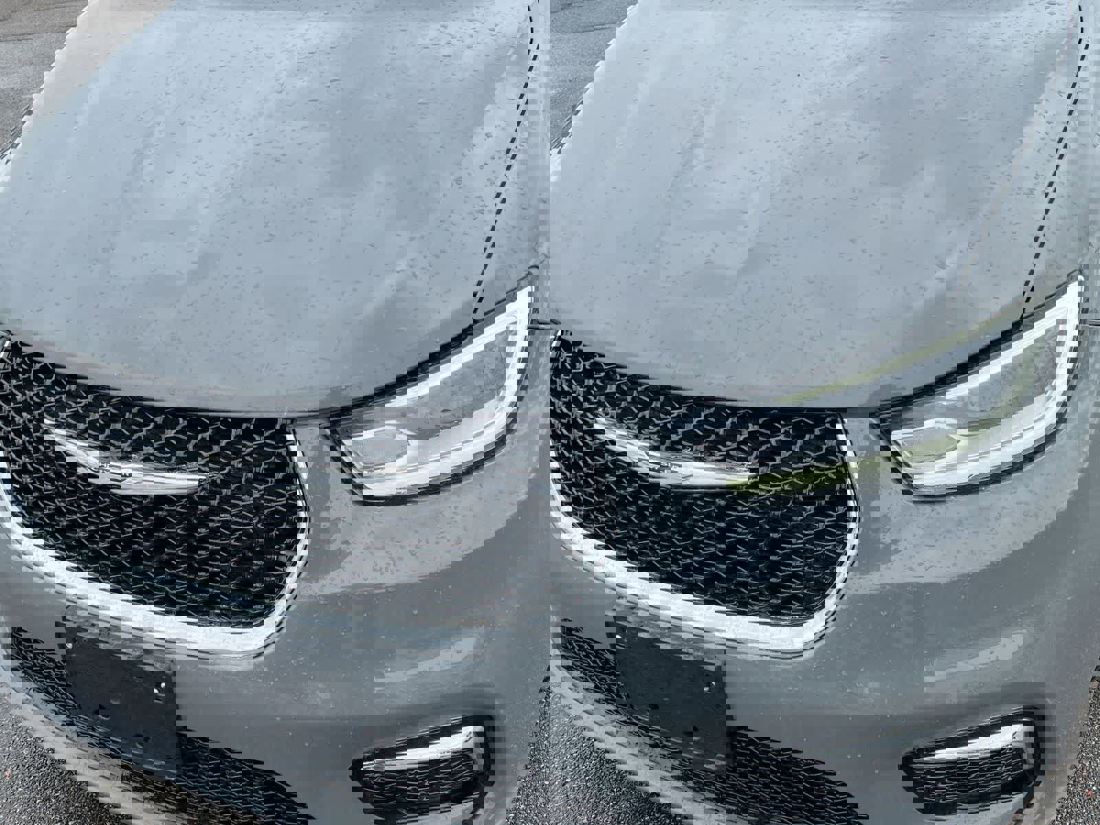 Used 2023 Chrysler Pacifica Touring-L image 11