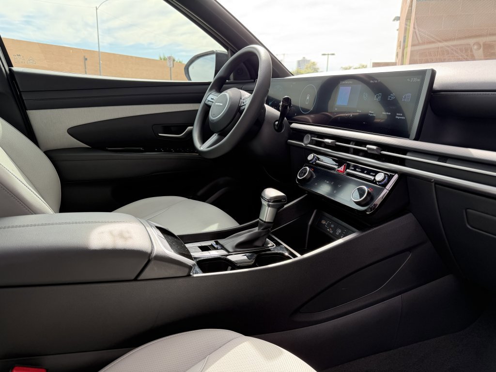 Used 2025 Hyundai Santa Cruz SEL image 42