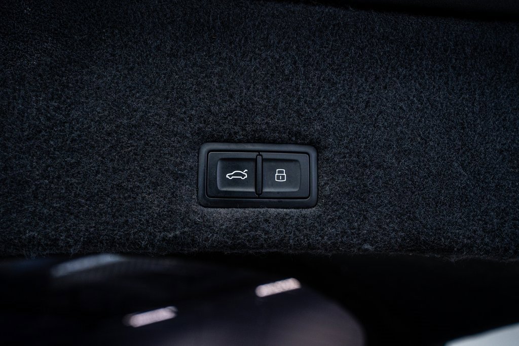 Used 2020 Lamborghini Urus image 73