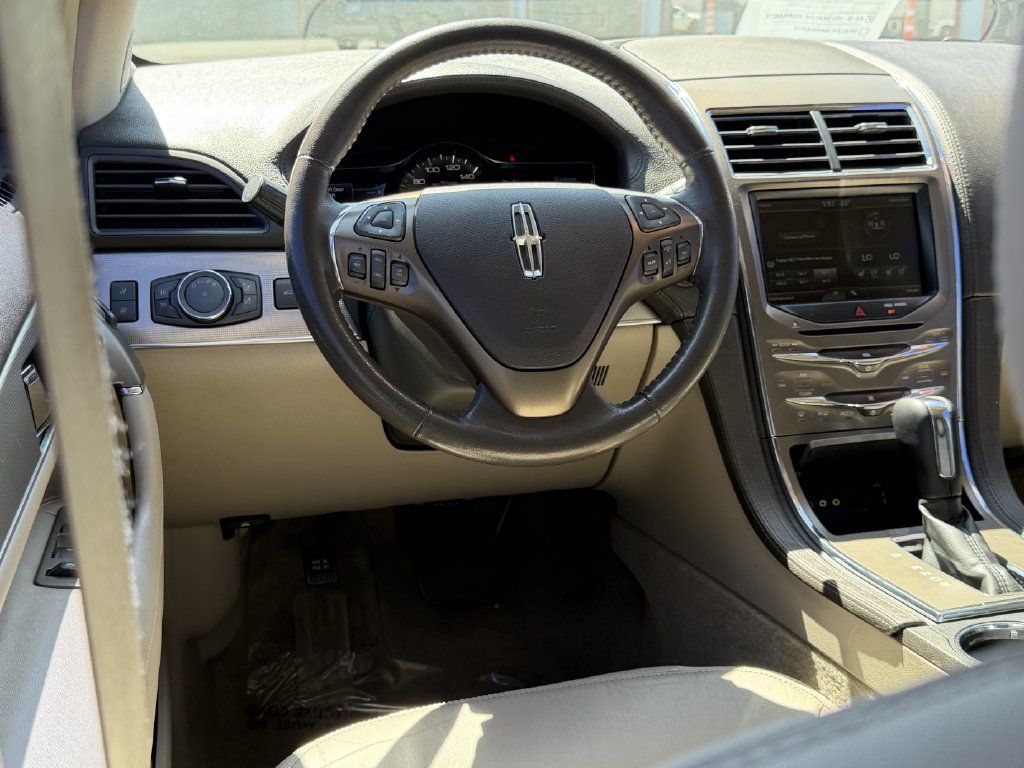 Used 2014 Lincoln MKX FWD image 8