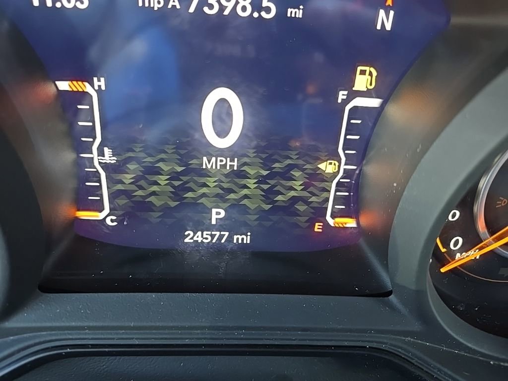 Used 2024 Jeep Wrangler Unlimited Rubicon w/ Technology Group image 14