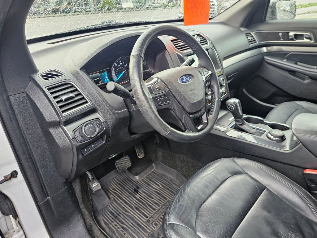 Used 2018 Ford Explorer XLT w/ Equipment Group 202A image 29