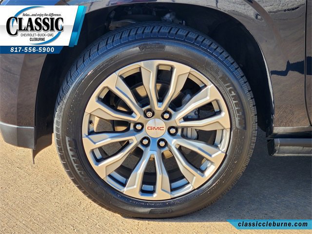 Used 2021 GMC Yukon Denali w/ Denali Premium Package image 12