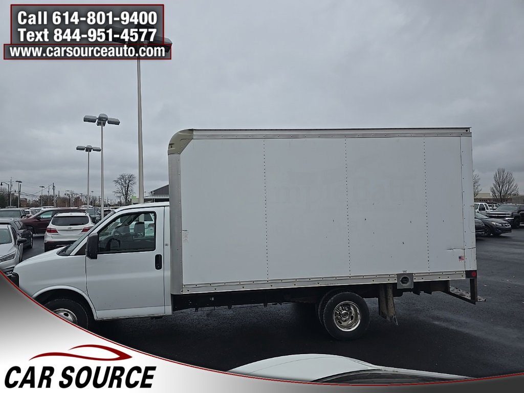 Used 2015 Chevrolet Express 3500 Extended image 2