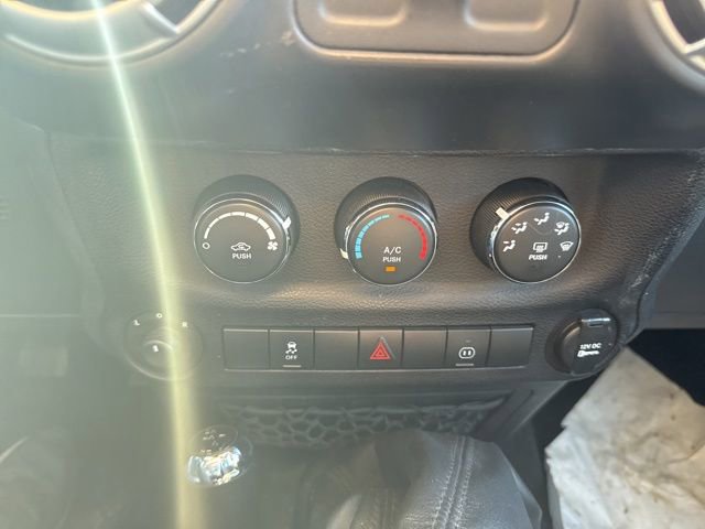 Used 2011 Jeep Wrangler Sahara w/ Dual Top Group image 18