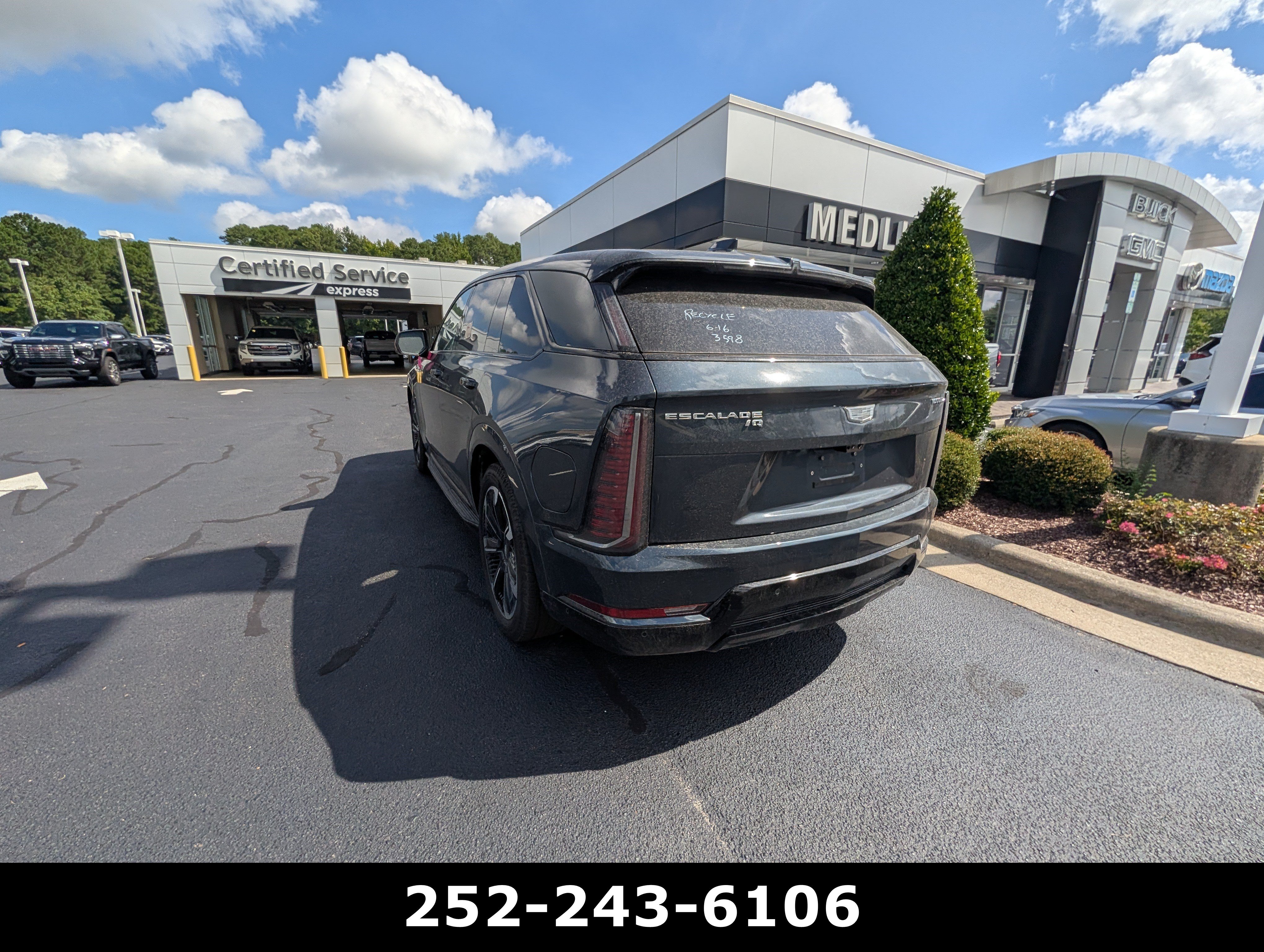 Used 2026 Cadillac Escalade IQ Sport 2 w/ LPO, Premium Carpet Package AWD/4WD image 6
