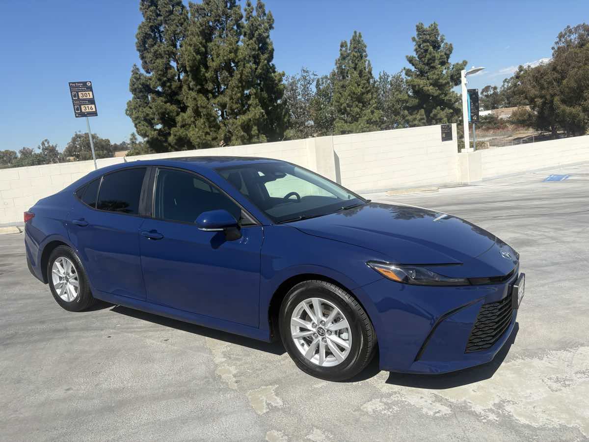 Used 2025 Toyota Camry LE FWD image 26