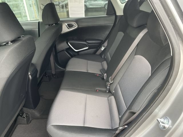 Used 2025 Kia Soul LX w/ LX Technology Package FWD image 29