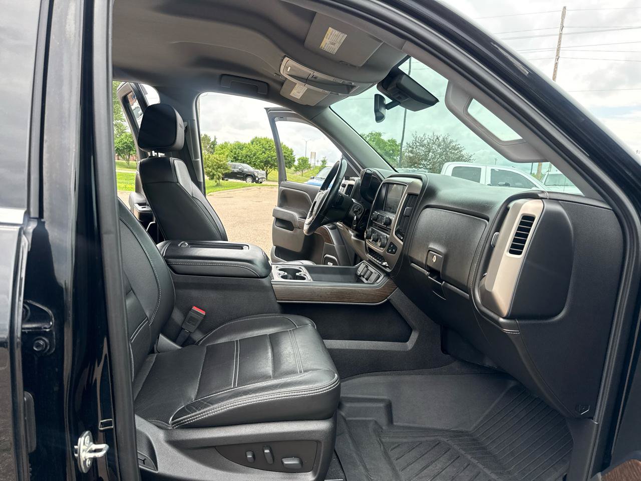 Used 2018 GMC Sierra 1500 Denali AWD/4WD image 37