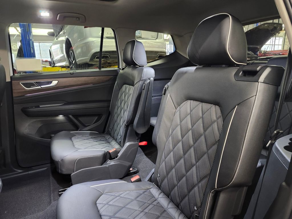 New 2026 Volkswagen Atlas SEL Premium R-Line image 10
