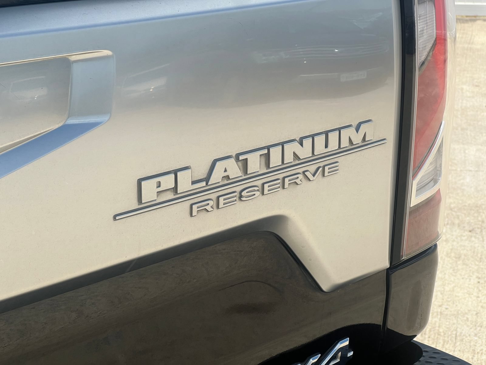 Used 2022 Nissan Titan Platinum Reserve w/ Moonroof Package AWD/4WD image 32