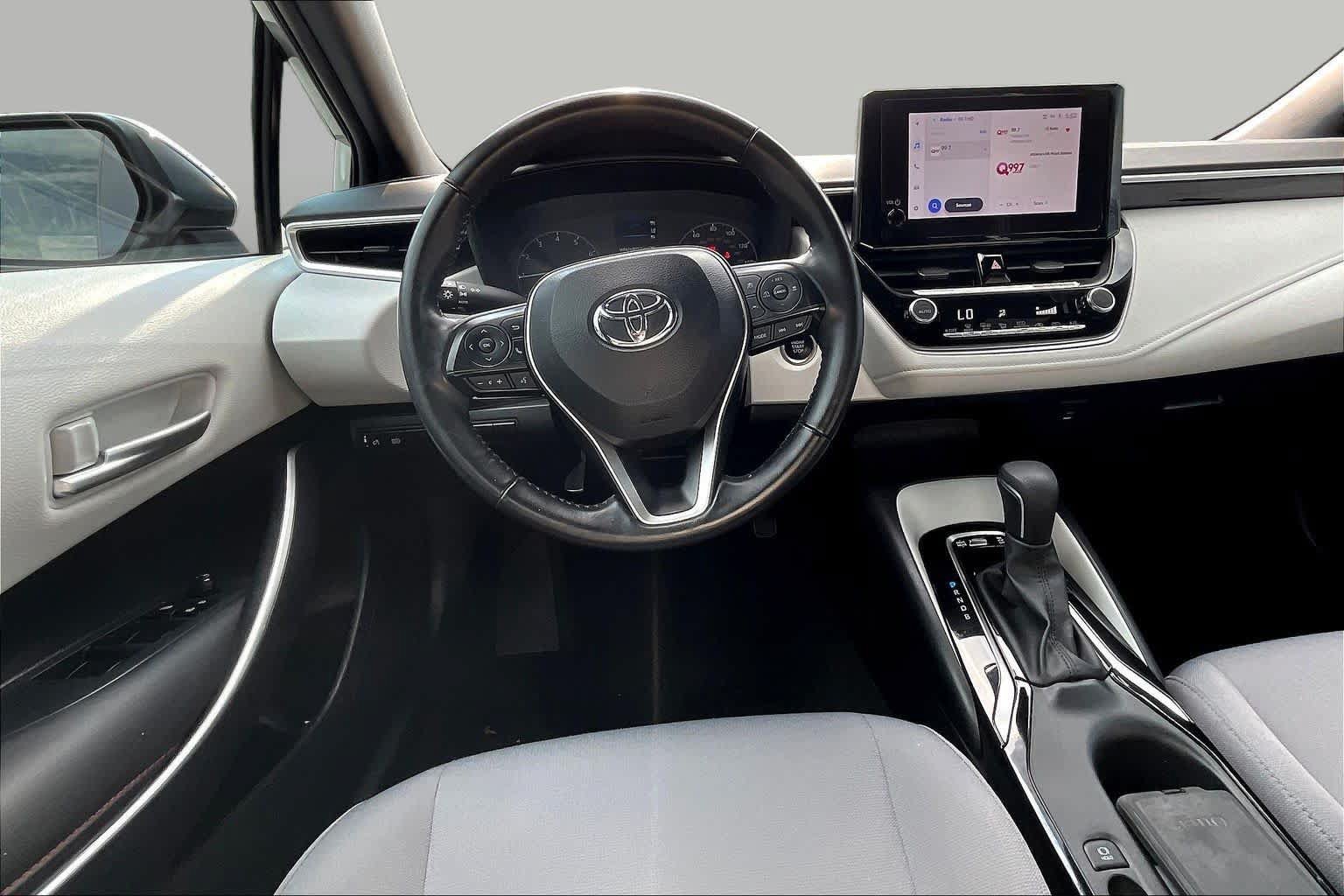 Used 2023 Toyota Corolla SE FWD image 6