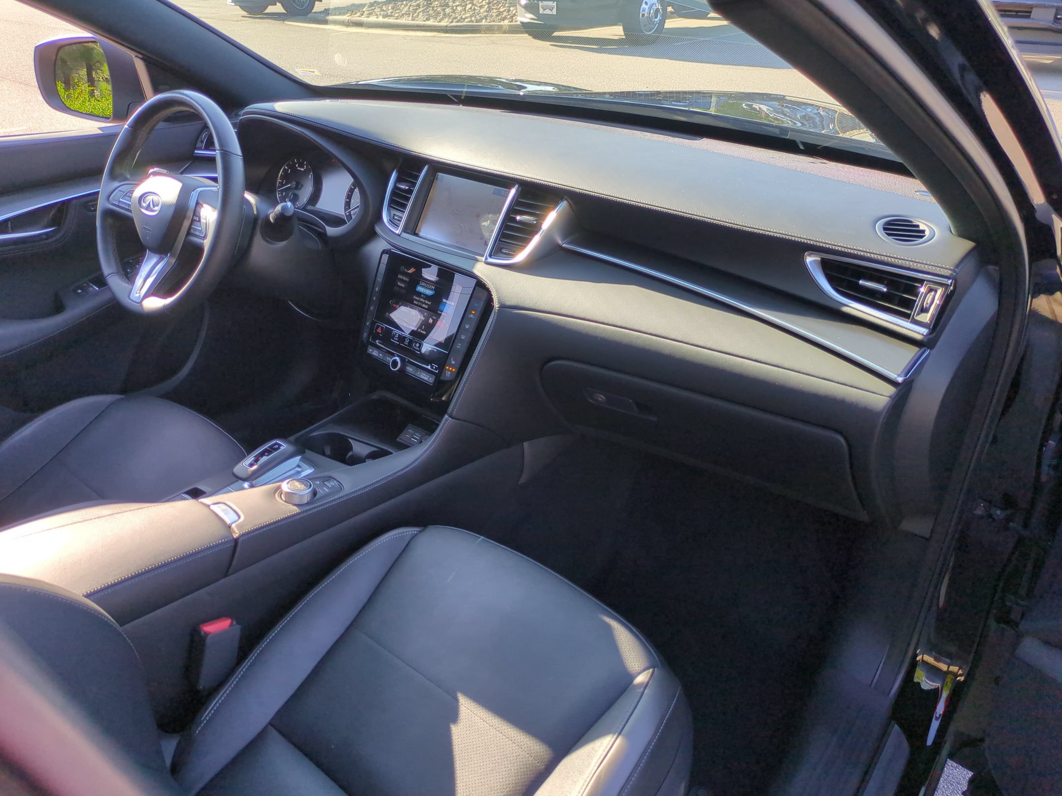 Used 2025 INFINITI QX55 Essential AWD/4WD image 40