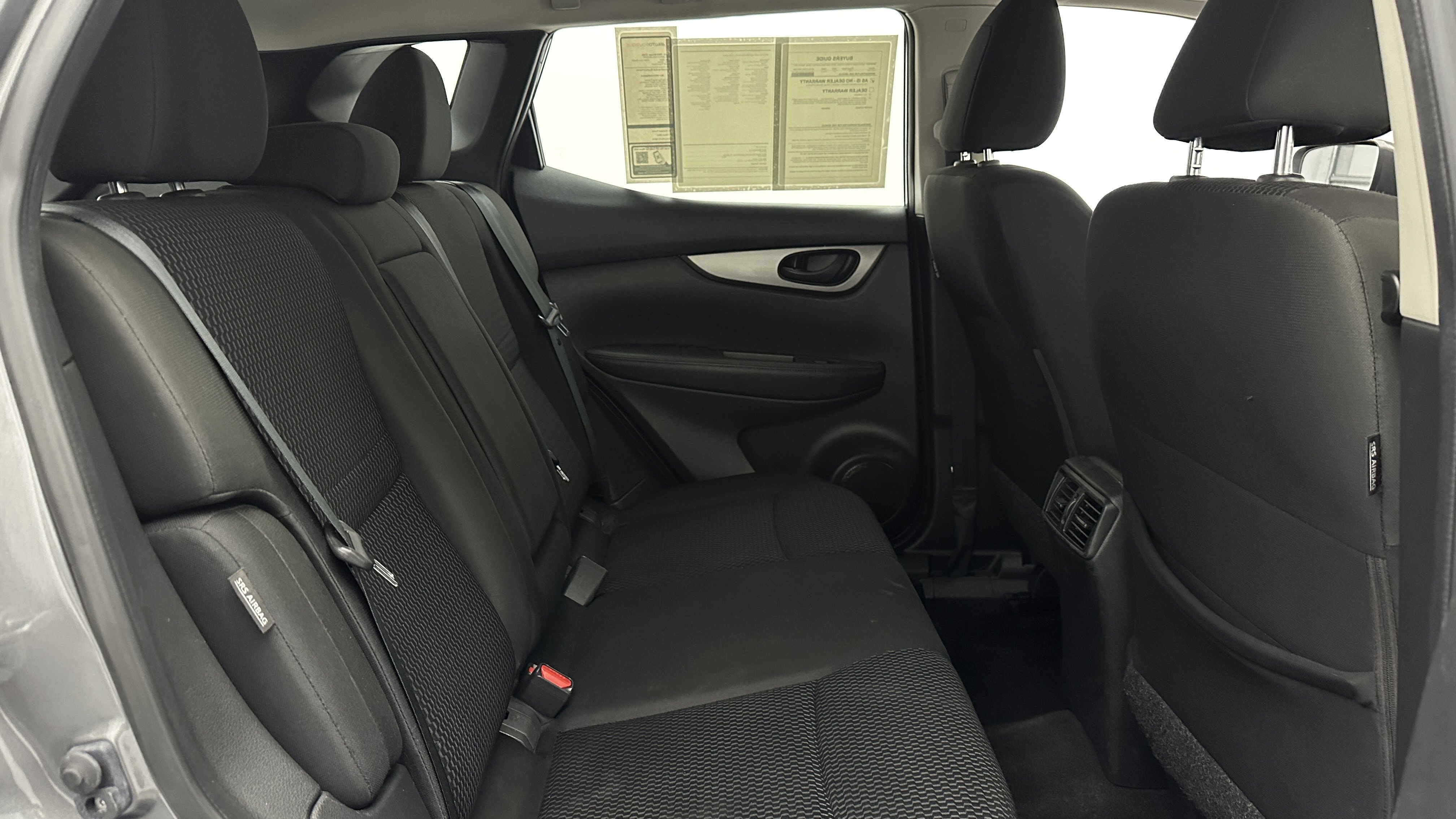 Used 2020 Nissan Rogue Sport S image 28