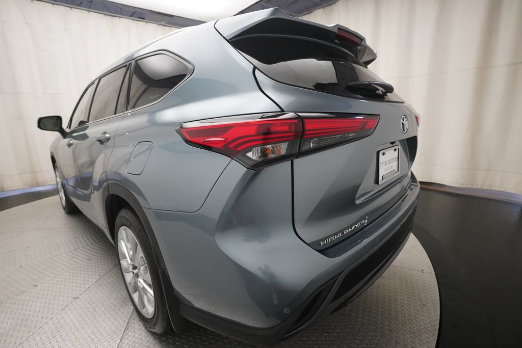 Used 2023 Toyota Highlander Limited AWD/4WD image 35