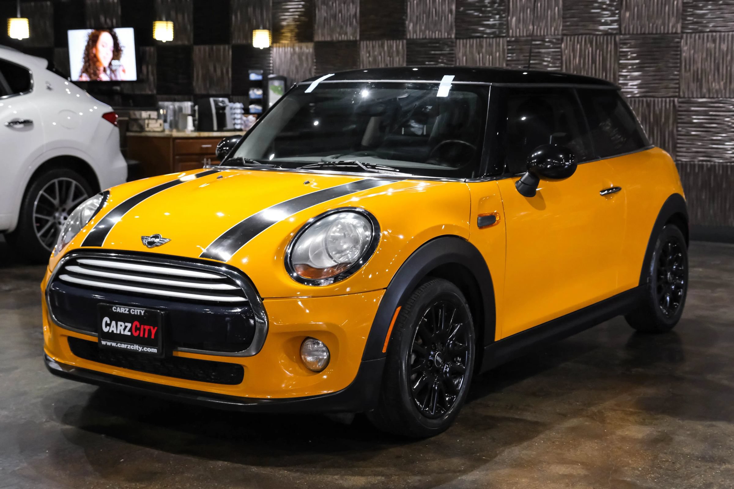 Used 2014 MINI Cooper 2-Door Hardtop FWD image 6