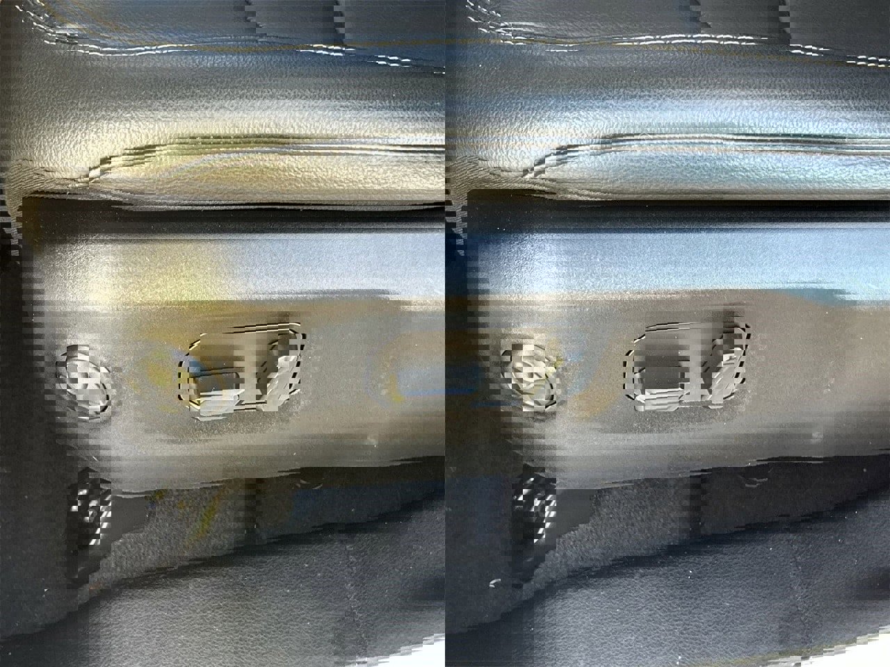 Used 2024 Jeep Wrangler Sahara w/ Technology Group image 17