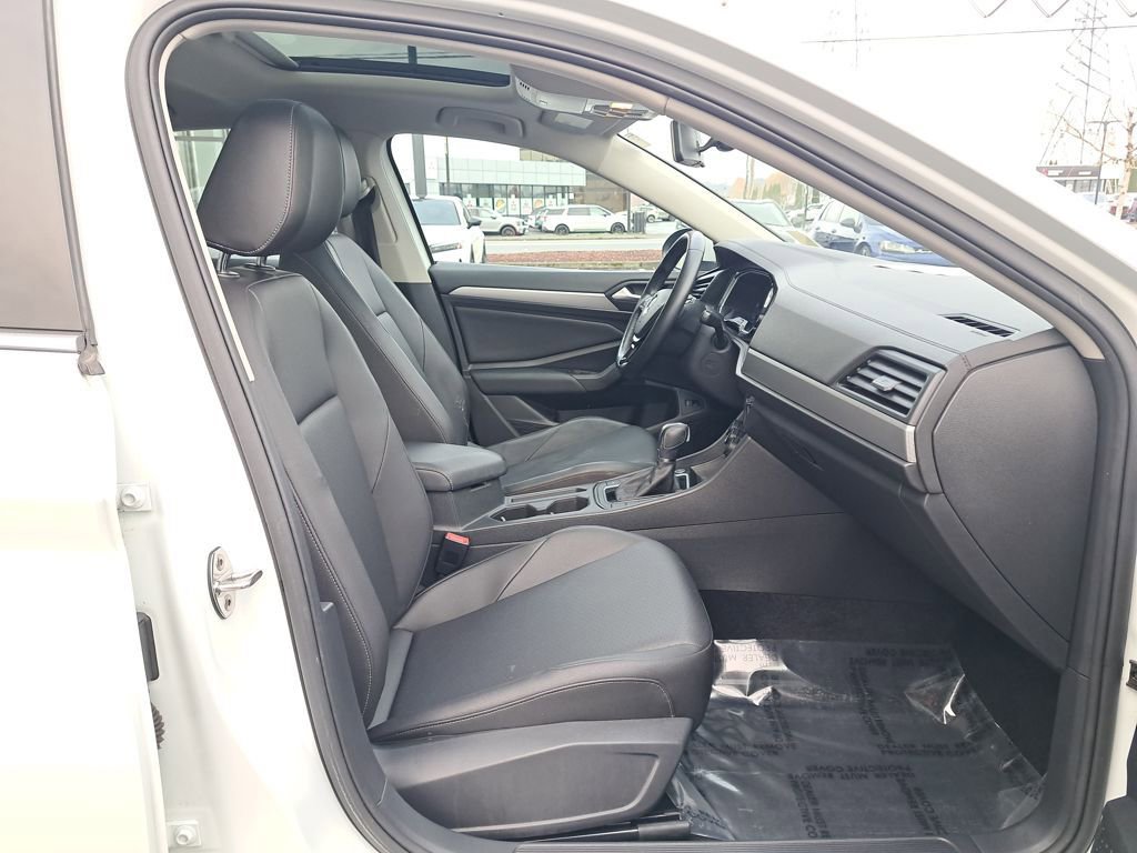 Used 2019 Volkswagen Jetta SE image 18