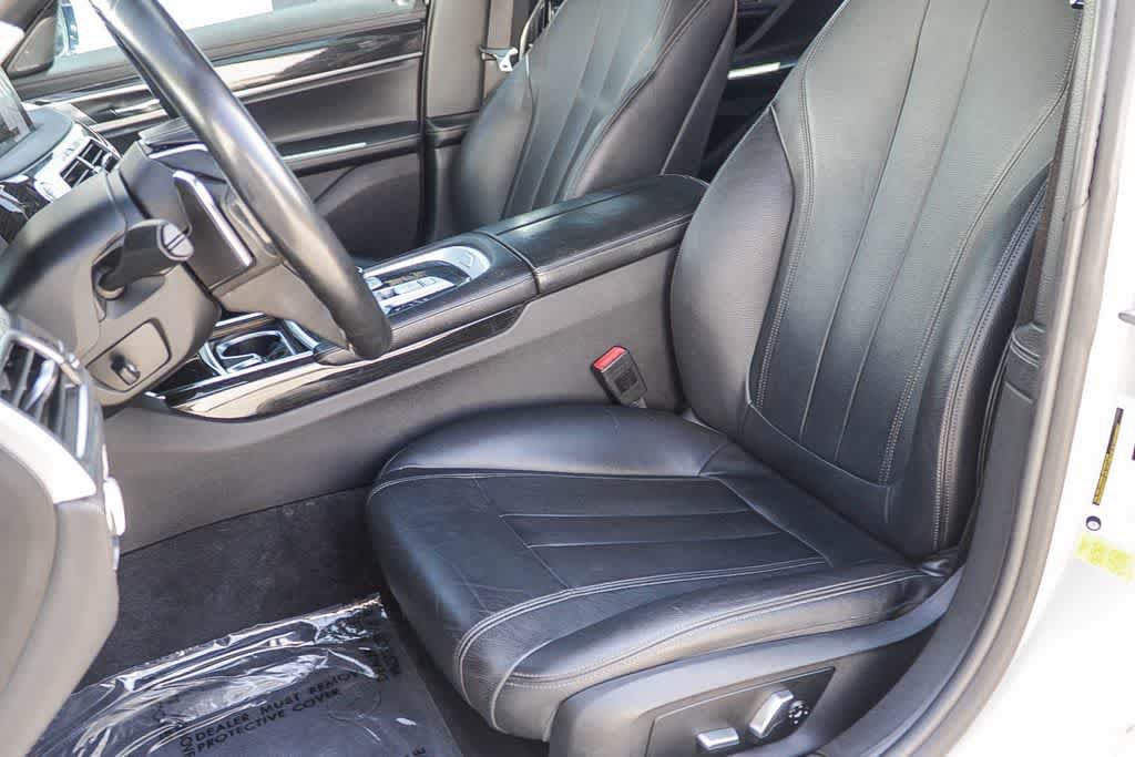 Used 2016 BMW 740i RWD image 18