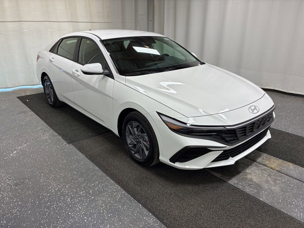 New 2026 Hyundai Elantra Blue image 3