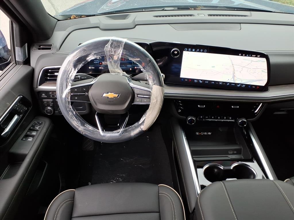 New 2026 Chevrolet Suburban Premier image 18