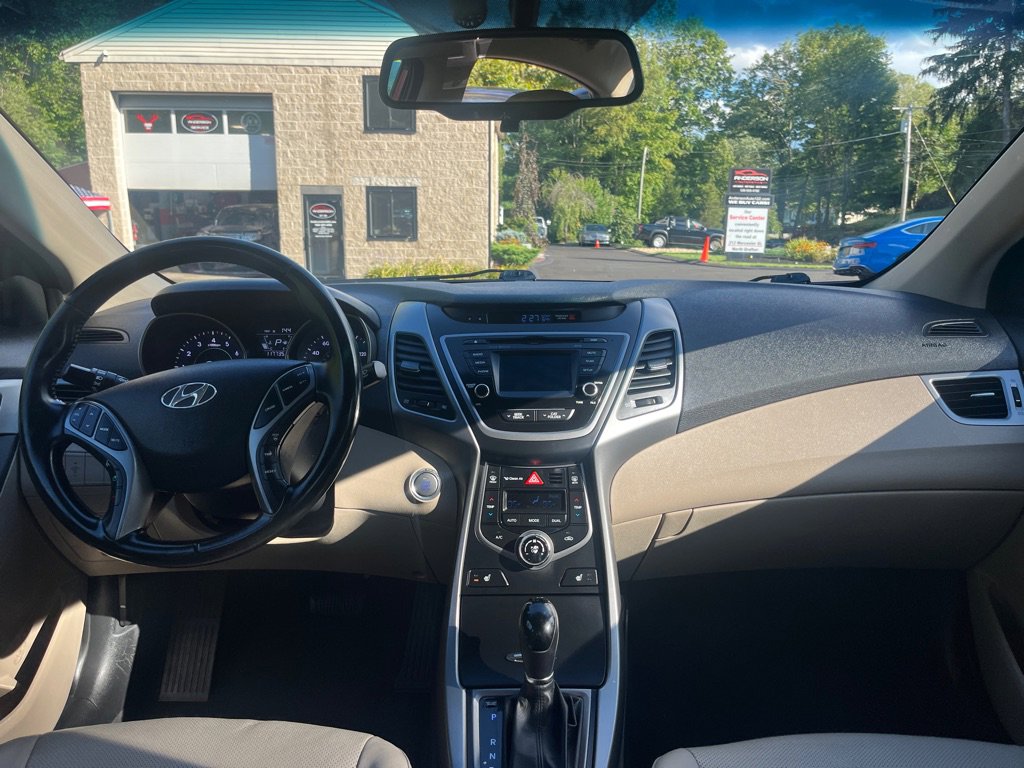 Used 2016 Hyundai Elantra Limited image 14