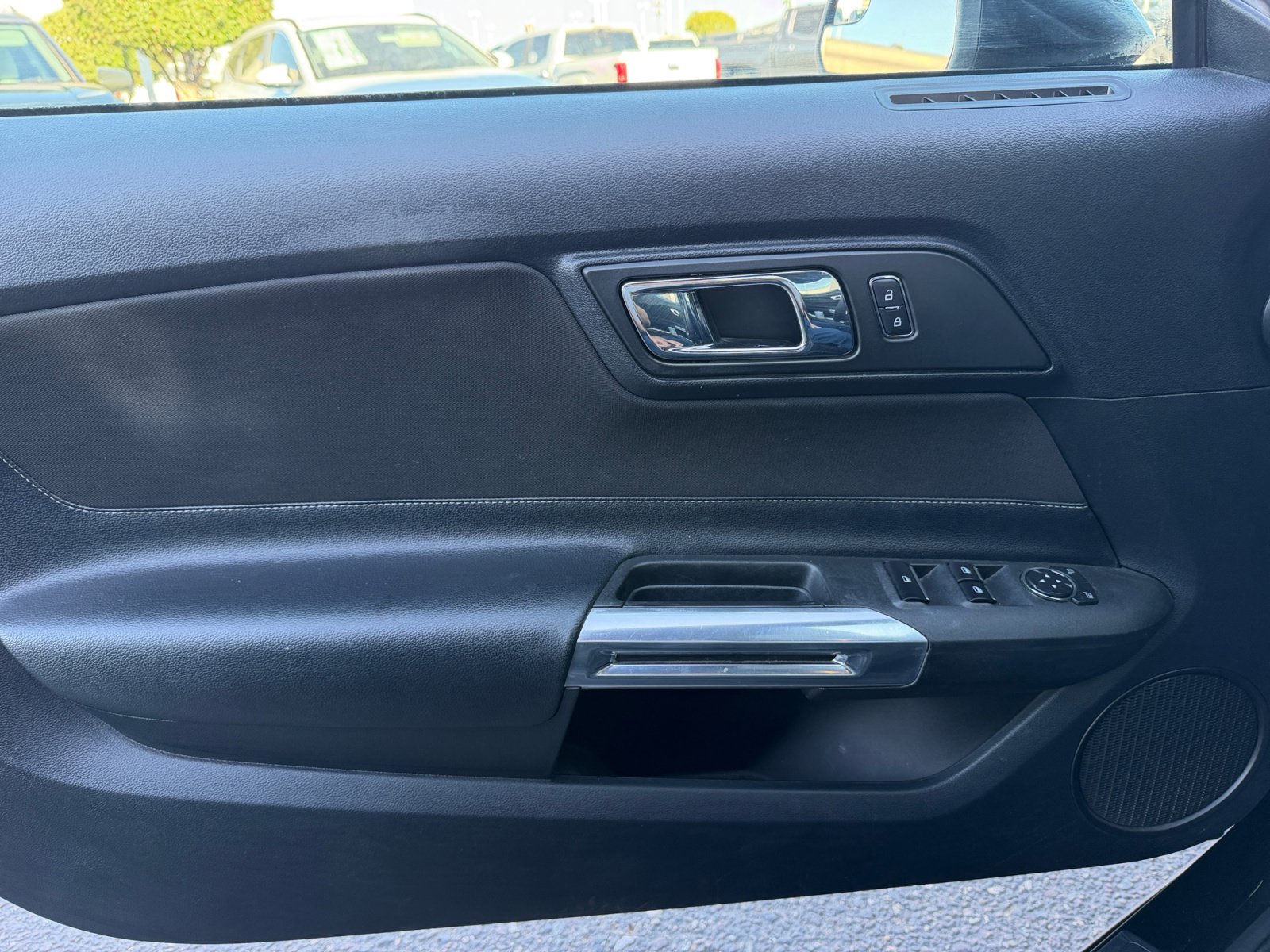 Used 2017 Ford Mustang Convertible RWD image 13