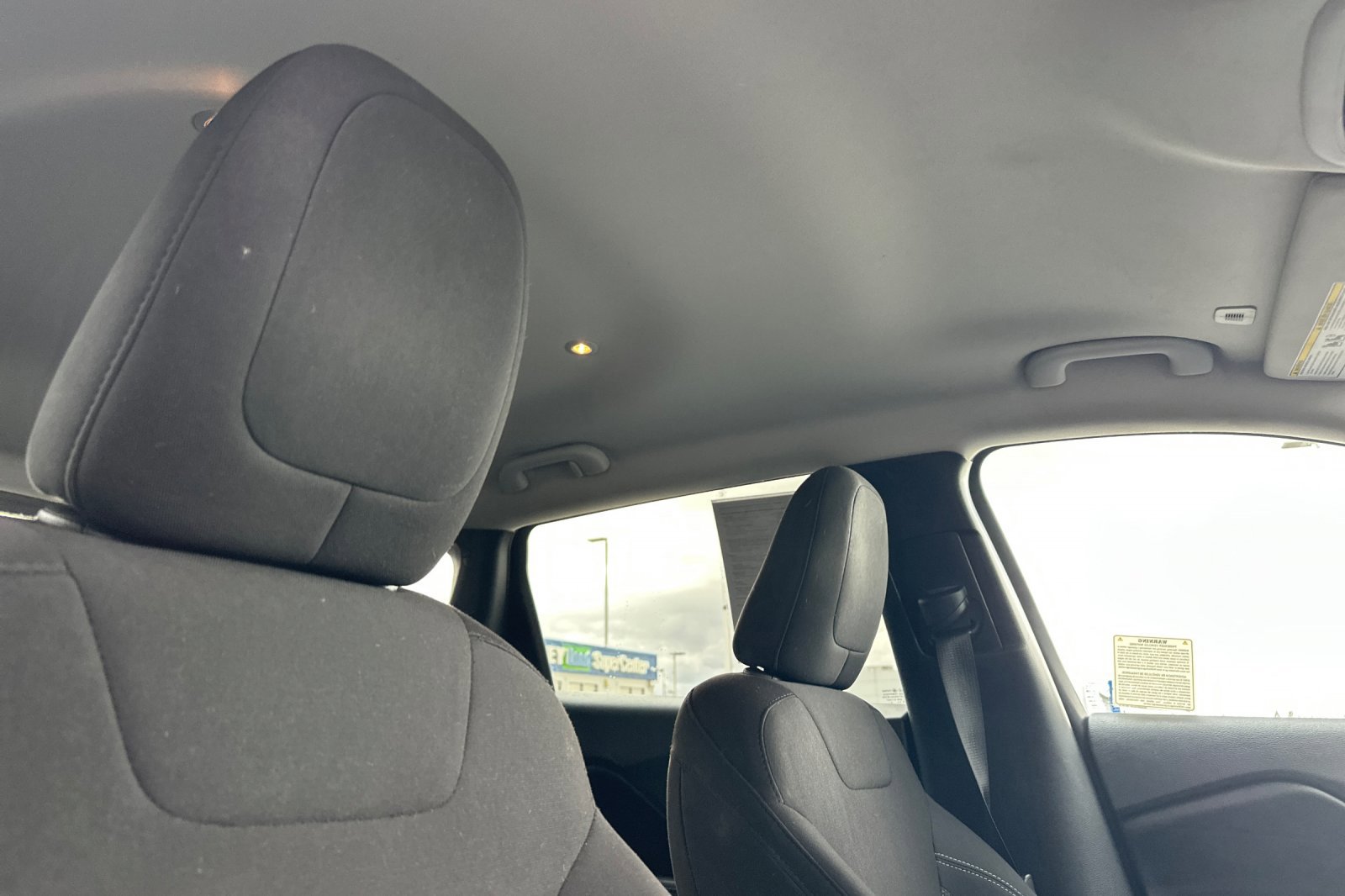 Used 2019 Jeep Cherokee Latitude w/ Cold Weather Group image 17