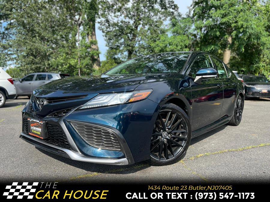 Used 2021 Toyota Camry XSE image 2