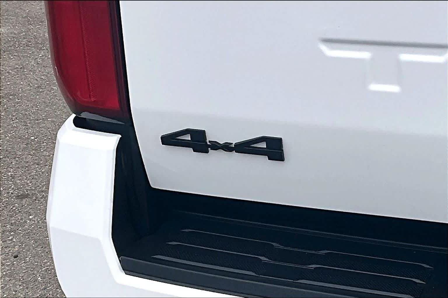 Used 2024 Toyota Tacoma TRD Sport AWD/4WD image 9