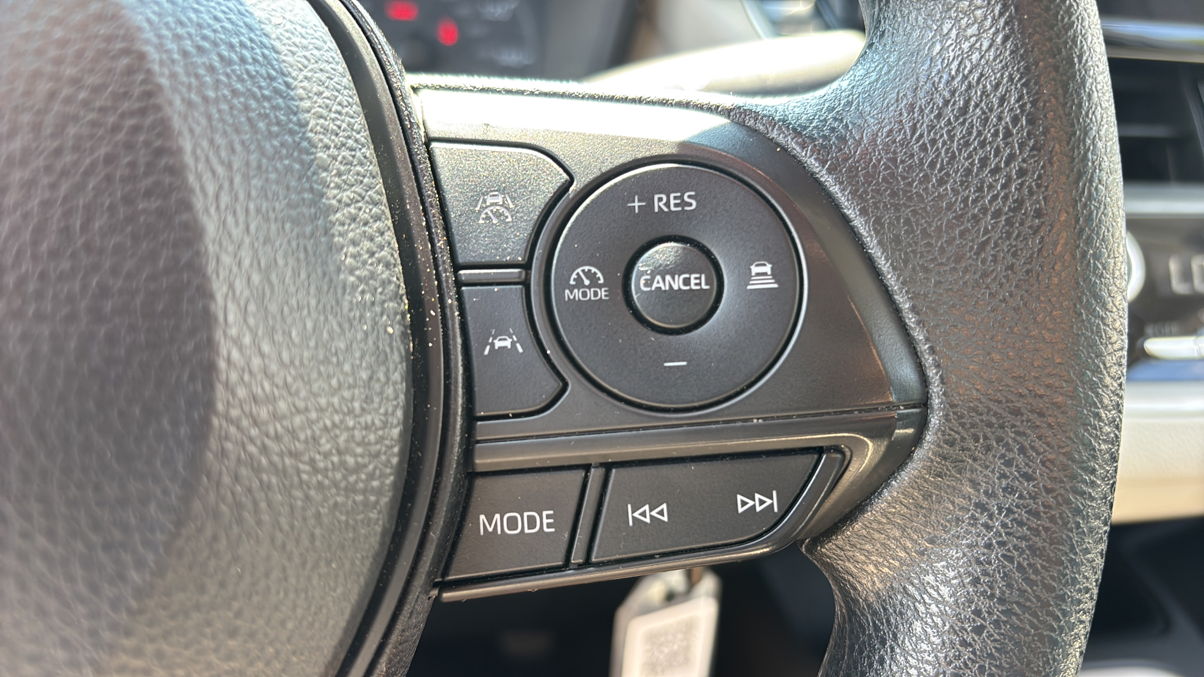 Used 2025 Toyota Corolla LE FWD image 25