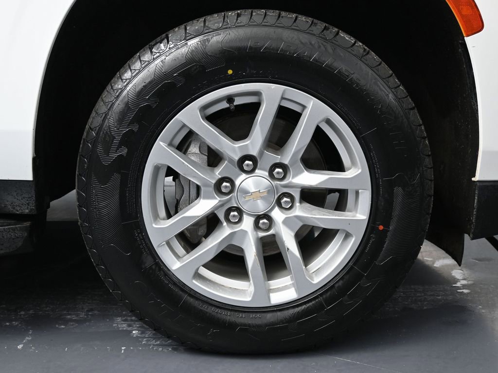 Used 2023 Chevrolet Suburban LT image 14