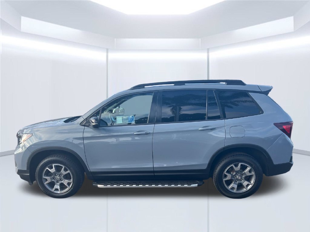 Used 2023 Honda Passport TrailSport image 2