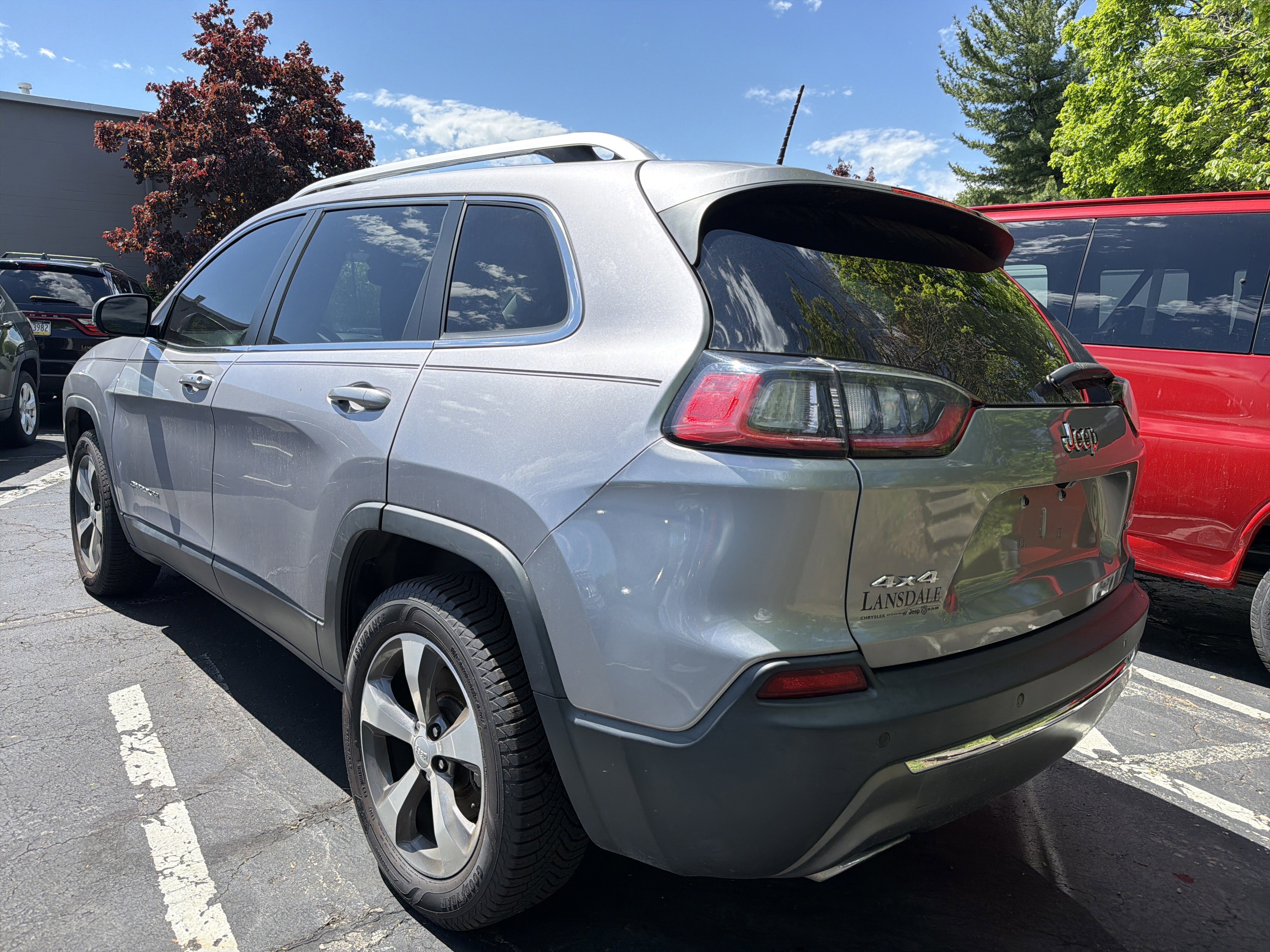 Certified 2019 Jeep Cherokee Limited w/ Luxury Group AWD/4WD image 5