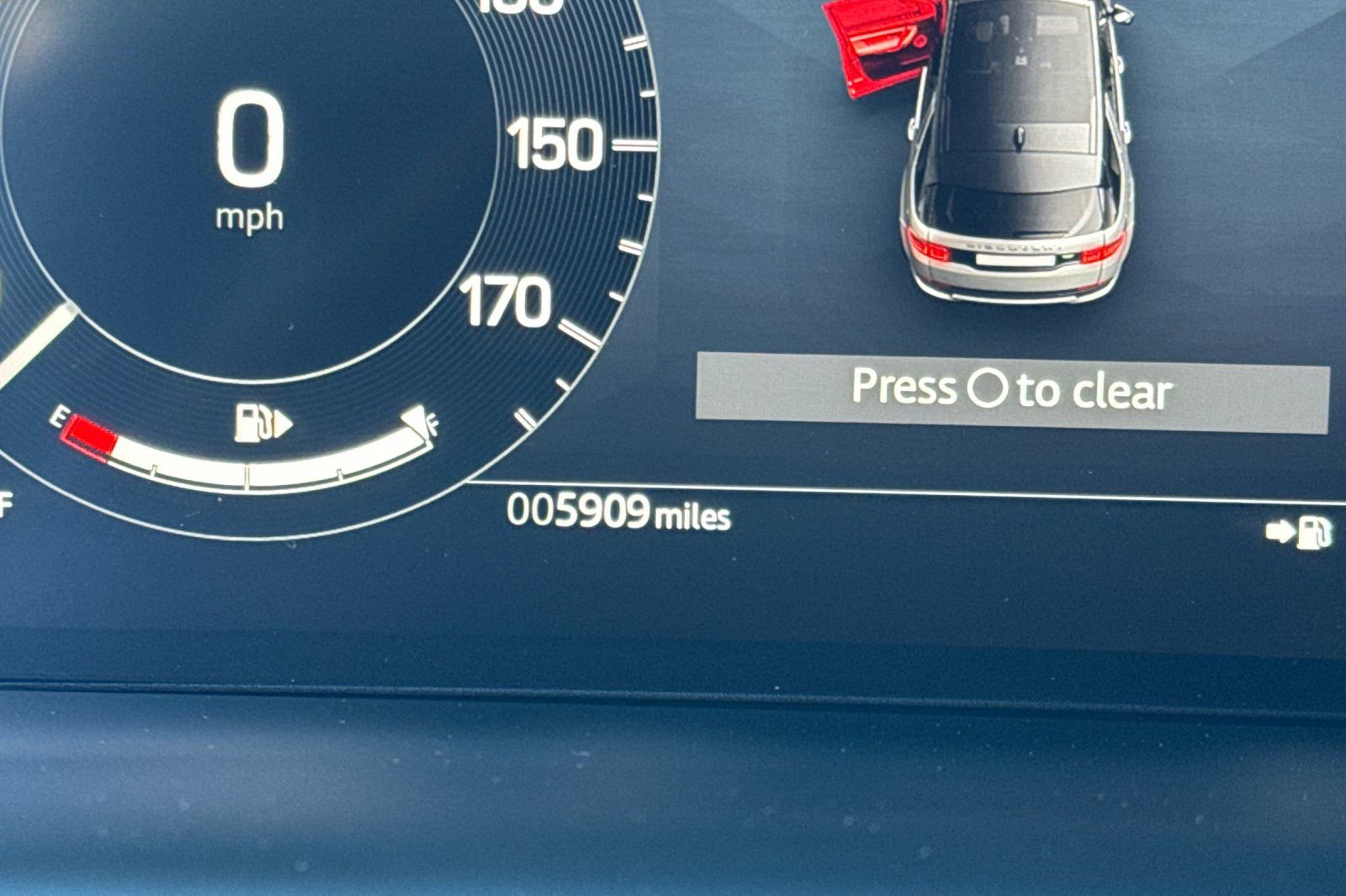 Used 2025 Land Rover Discovery Sport Dynamic SE image 31