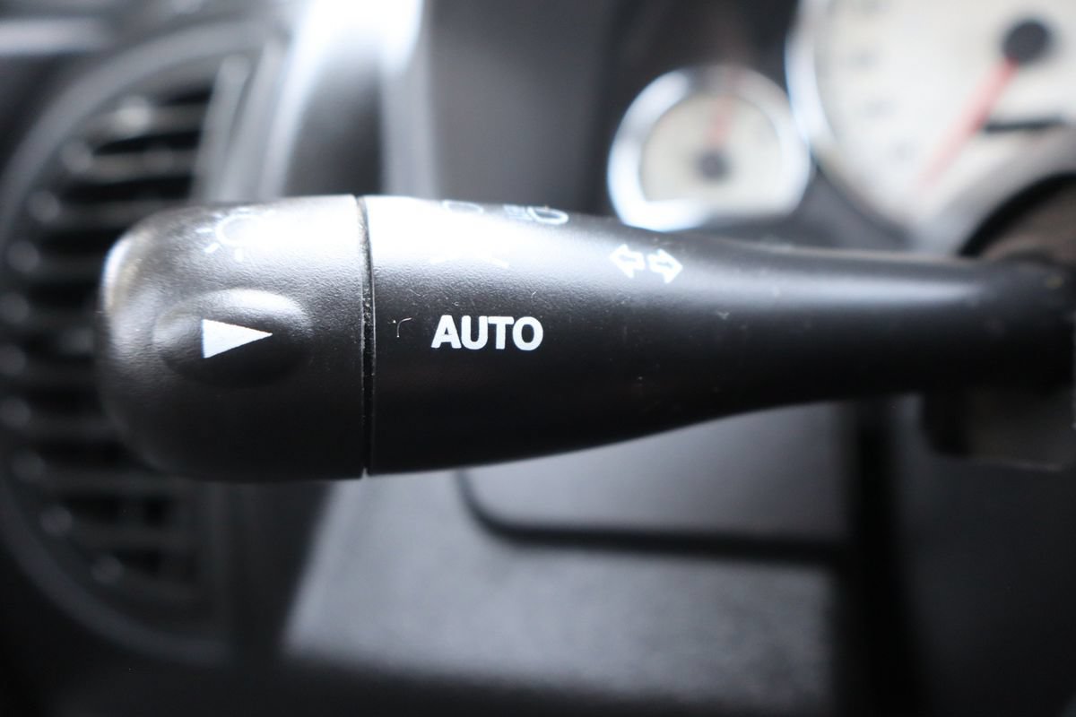 Used 2005 Saturn Vue 2WD w/ Sport Plus Pkg image 29