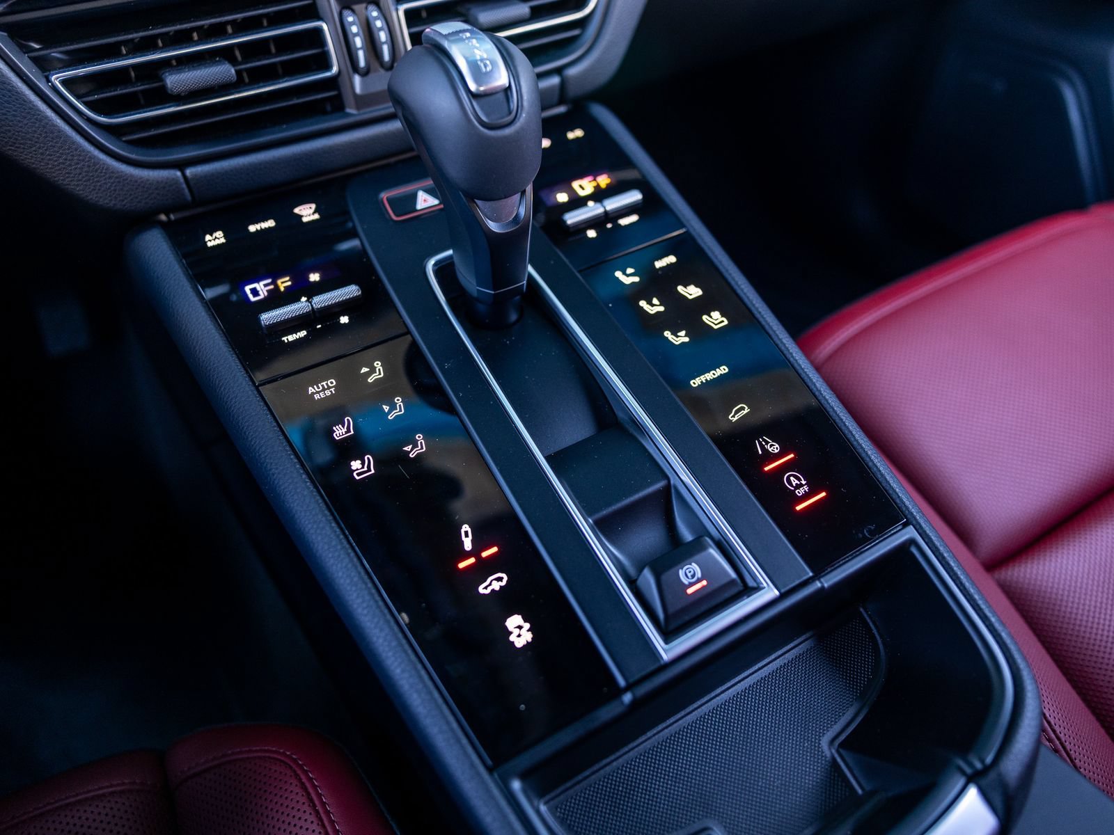 Certified 2025 Porsche Macan S AWD/4WD image 58