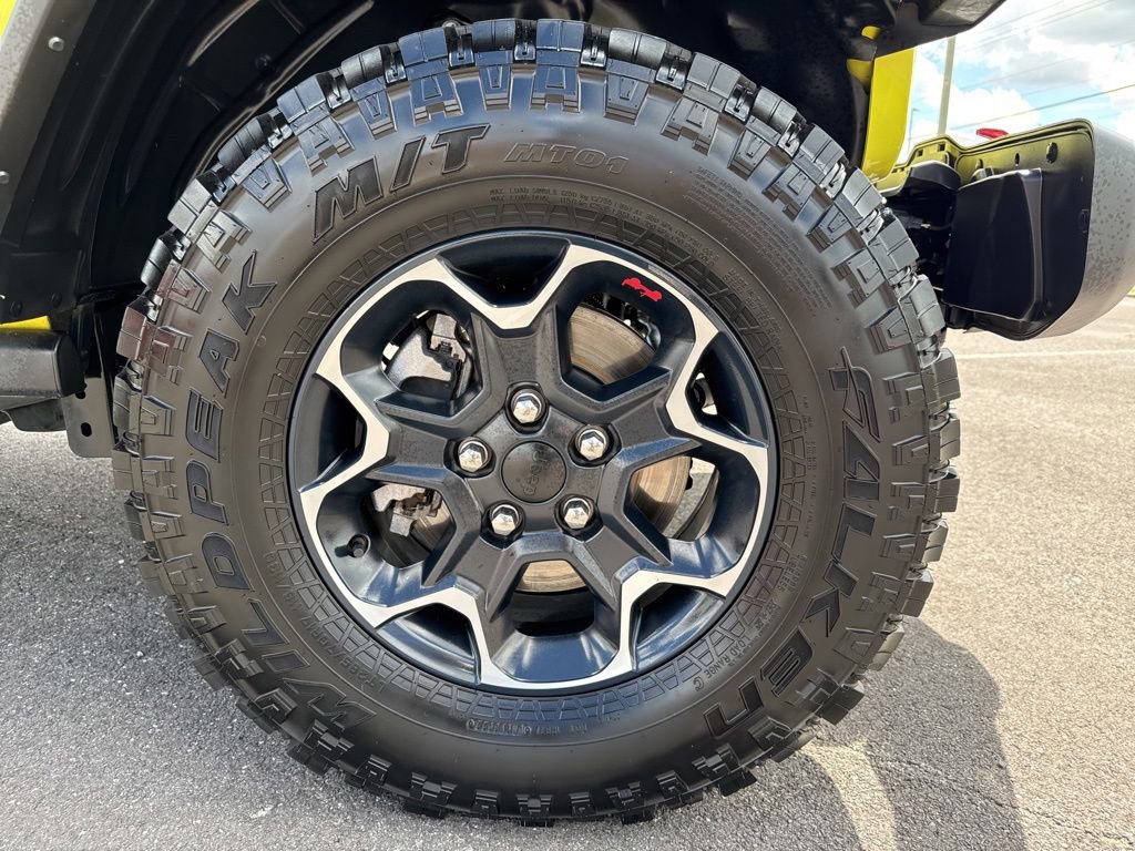 Used 2023 Jeep Gladiator Rubicon w/ LED Lighting Group AWD/4WD image 11