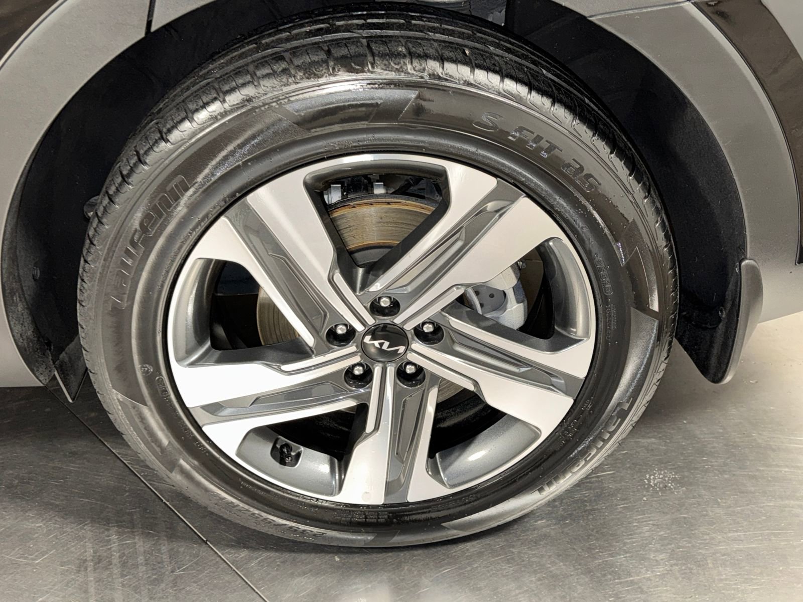 Certified 2023 Kia Sorento SX Prestige AWD/4WD image 12