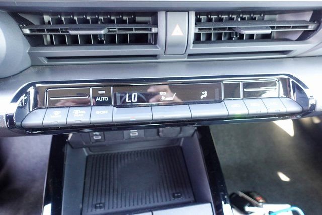 Certified 2024 Toyota Prius LE image 22
