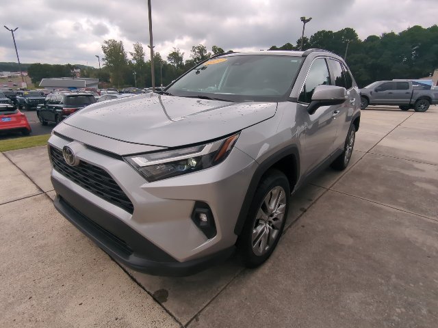 Used 2024 Toyota RAV4 XLE Premium FWD image 3