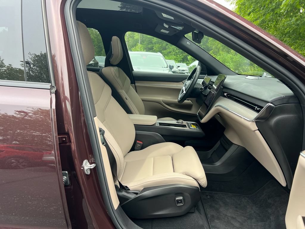 Certified 2025 Volvo EX90 Ultra AWD/4WD image 30