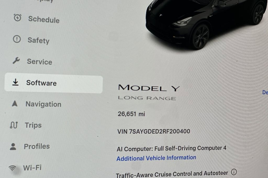 Used 2024 Tesla Model Y Long Range RWD image 25