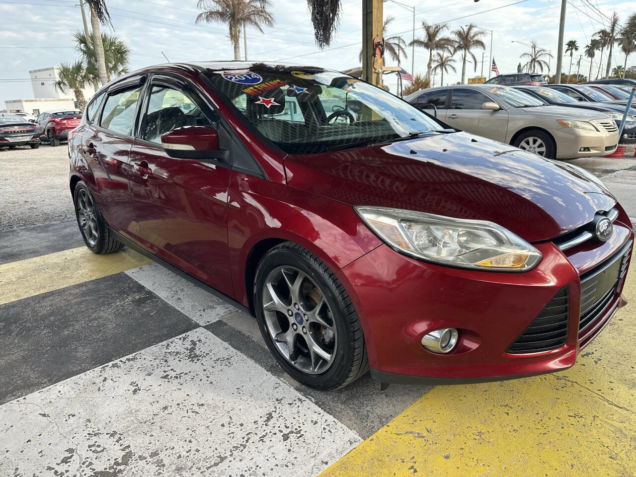 Used 2014 Ford Focus SE w/ Equipment Group 201A image 2