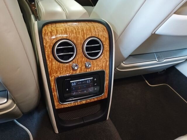 Used 2015 Bentley Flying Spur V8 AWD/4WD image 11