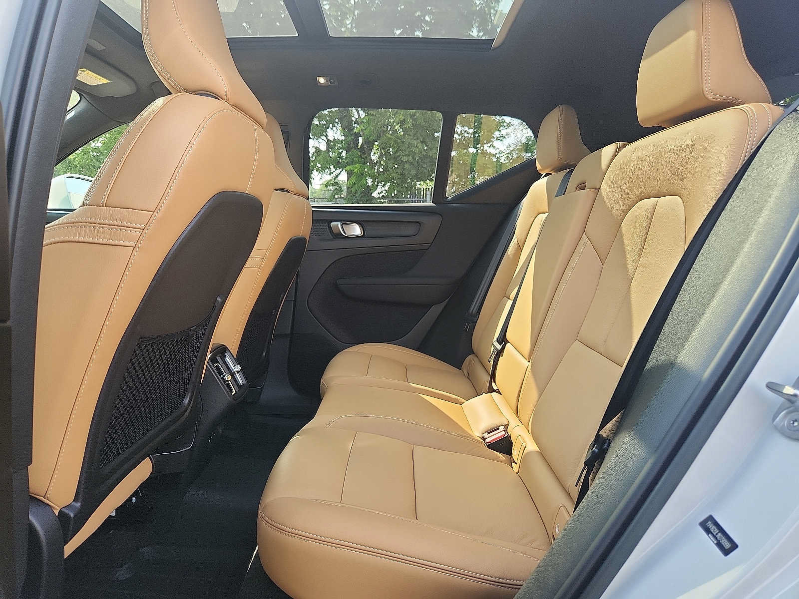 Certified 2022 Volvo XC40 T5 Inscription AWD/4WD image 10