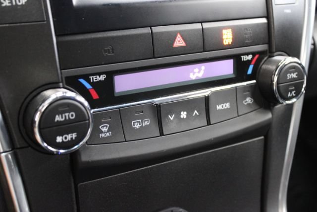 Used 2015 Toyota Camry LE FWD image 18