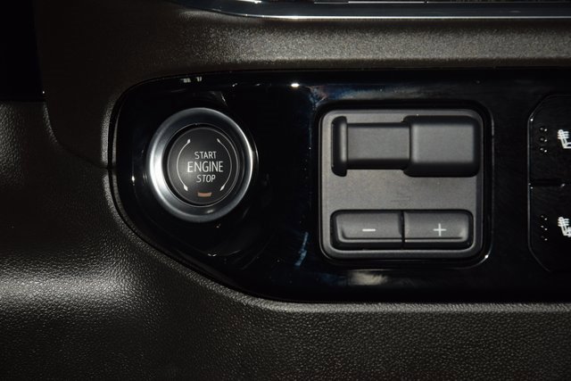 Used 2025 Chevrolet Silverado 2500 LT image 38