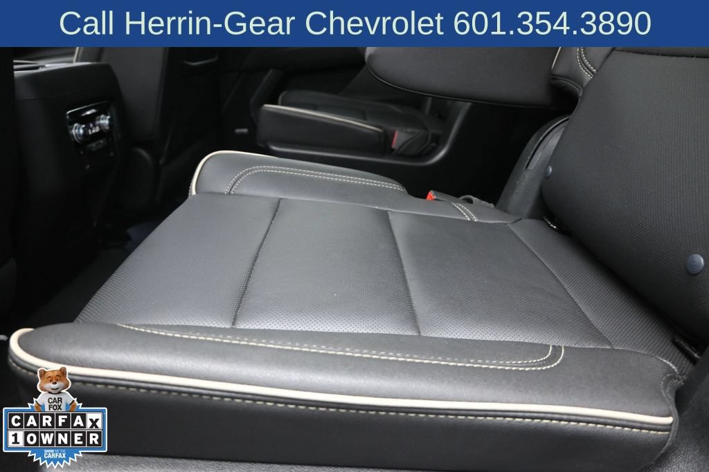 Used 2023 GMC Yukon SLT w/ SLT Premium Package RWD image 16